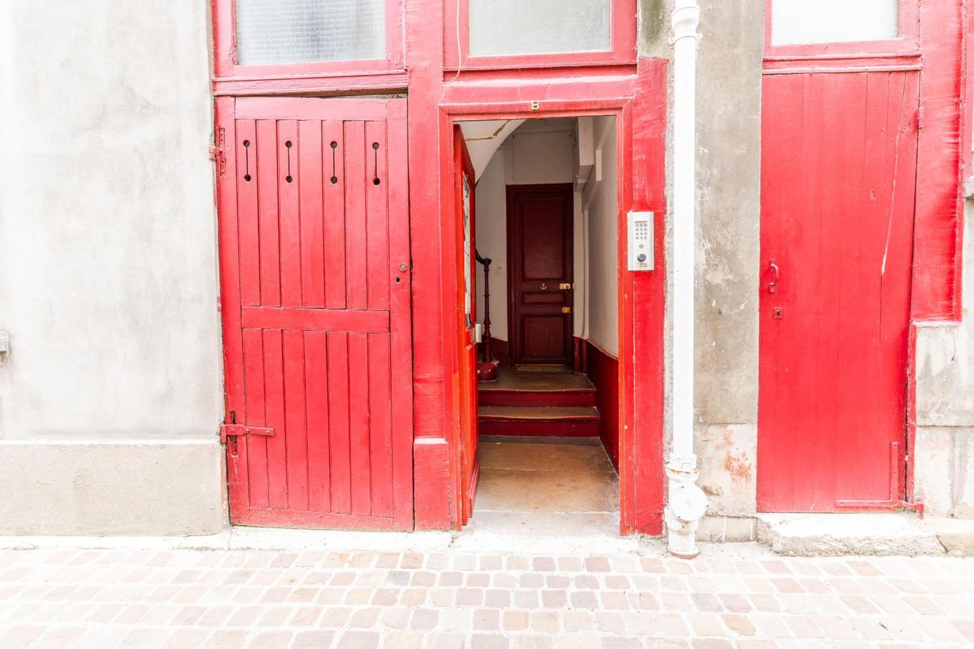 Loft 4 Bedroom Montmartre Pigalle Ac By Lcc Agency Paris Exterior photo